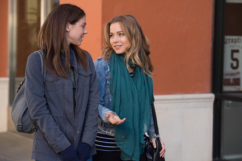 Kate Mansi y Valentina Novakovic en una-invitada-peligrosa