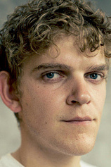 picture of actor Angus Cooper