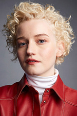 picture of actor Julia Garner