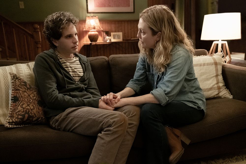Julianne Moore y Ben Platt en Querido Evan Hansen