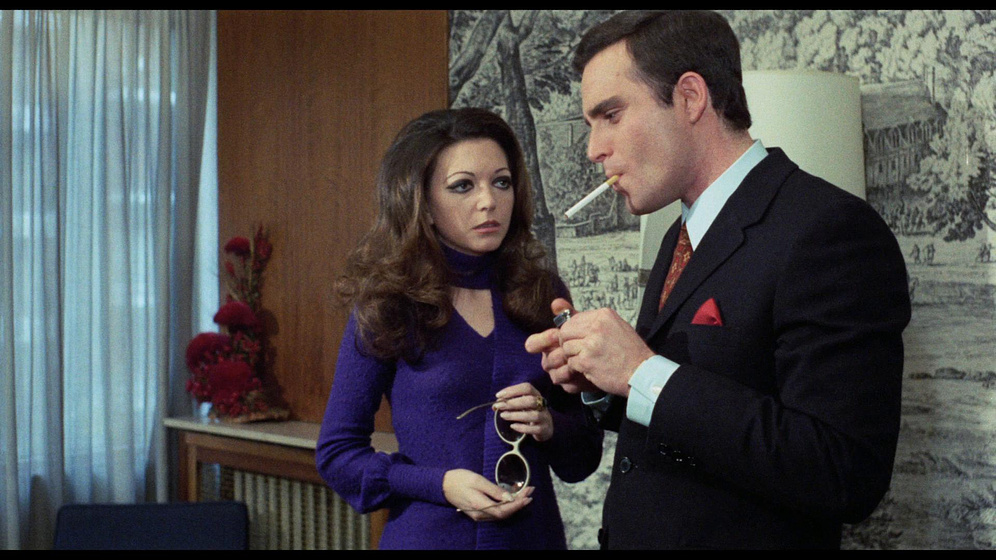 Luciana Paluzzi y Lang Jeffries en Mean Mother