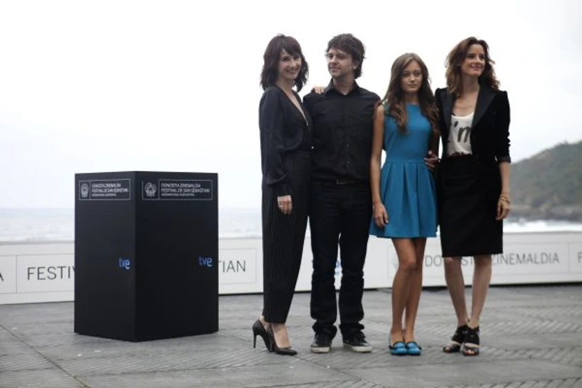 Juan Carlos Fresnadillo, Pilar López de Ayala, Carice van Houten y Ella Purnell en intruders (Photocall en San Sebastian. Septiembre 2011)