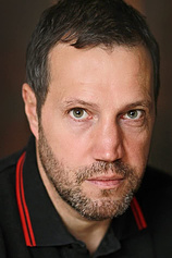 picture of actor Julian Rivett