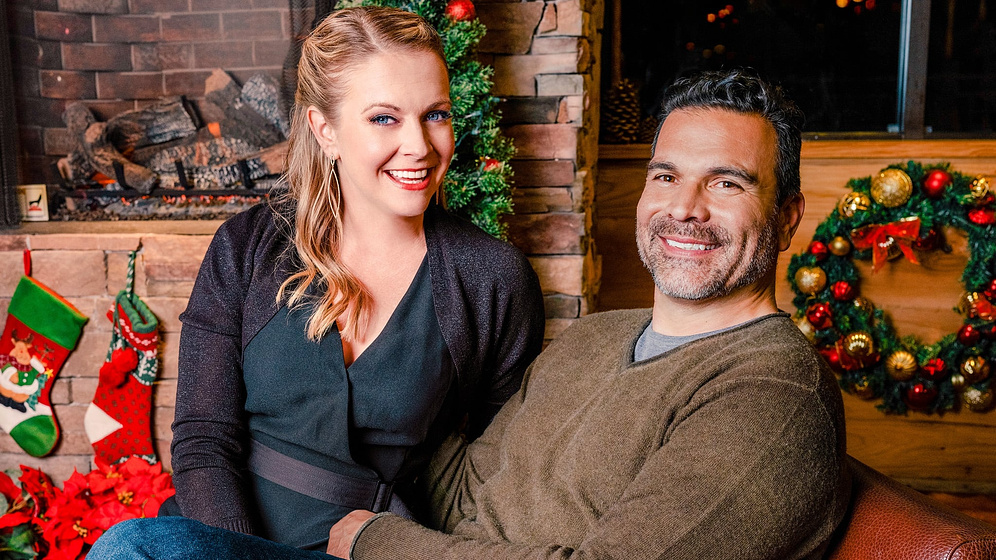 Melissa Joan Hart y Ricardo Chavira en Una Reserva para el Amor