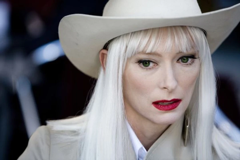 Tilda Swinton en los-limites-del-control
