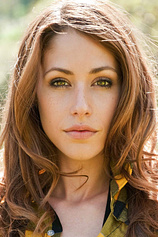 photo of person Amanda Crew