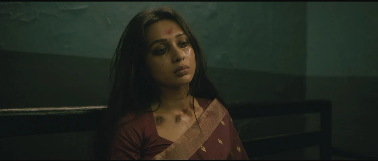 Mimi Chakraborty en dracula-sir