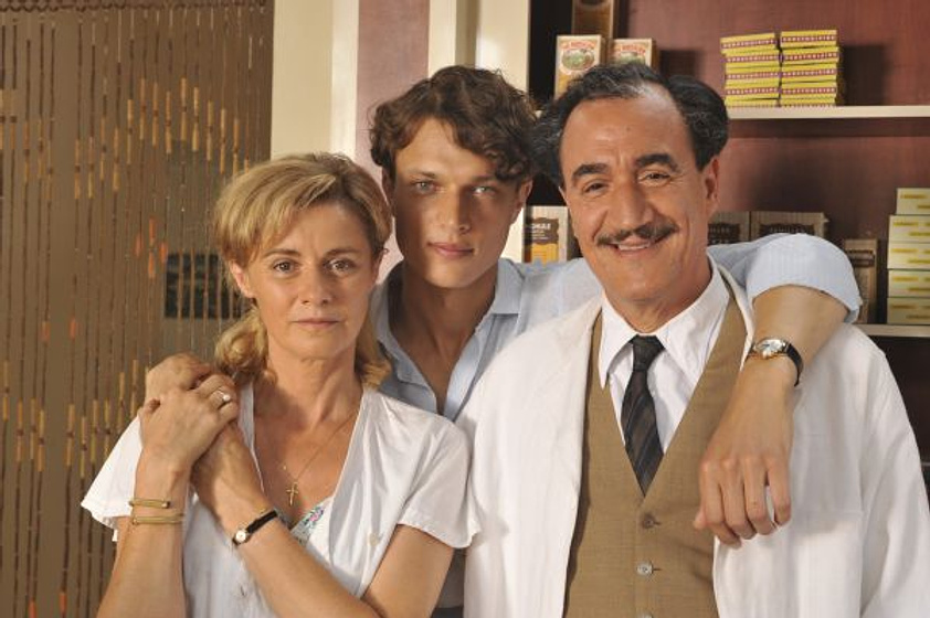 Anne Consigny, Fu'ad Ait Aattou y Mohamed Fellag en Lo que el Día debe a la Noche
