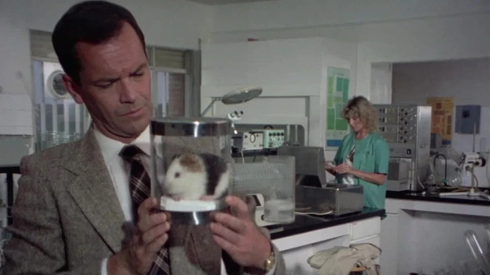 David Warbeck y Janet Agren en panico-1982