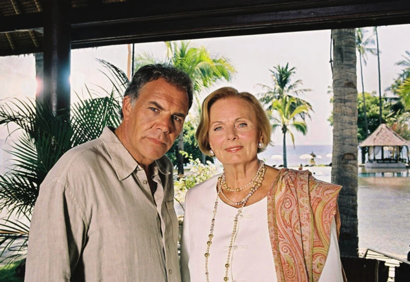 Christian Kohlund y Ruth-Maria Kubitschek en dream-hotel-bali