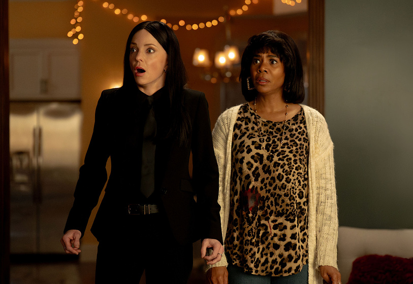 Anna Faris y Regina Hall en Scary Movie