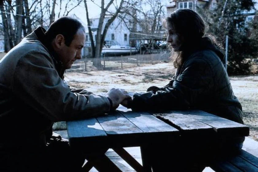 James Gandolfini y Kathleen Quinlan en accion-civil