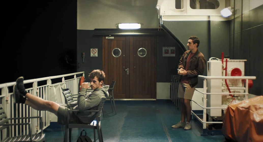 Vasilis Magouliotis y Anton Weil en The Man with the Answers