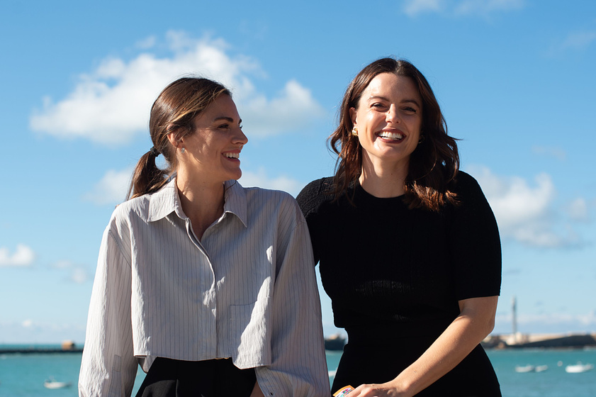 Amaia Salamanca y Adriana Torrebejano en Muertos S.L. (South International Series Fest. Octubre 2024)