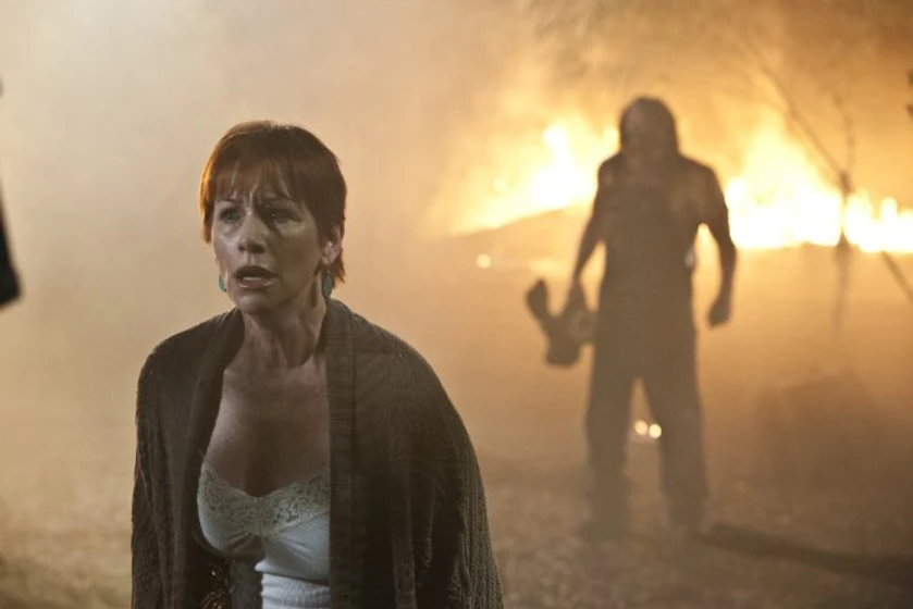 Kane Hodder y Caroline Williams en hatchet-iii