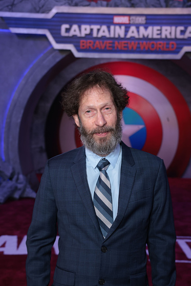 Tim Blake Nelson en Capitán América: Brave New World (Premiere en Los Angeles. Febrero 2025)
