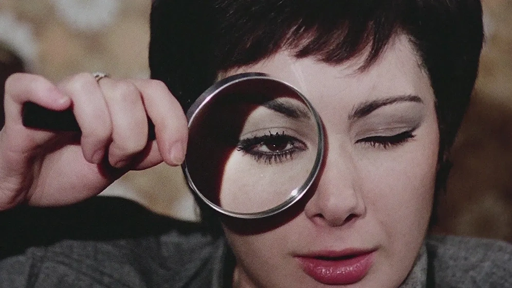 Edwige Fenech en desnuda-ante-el-asesino