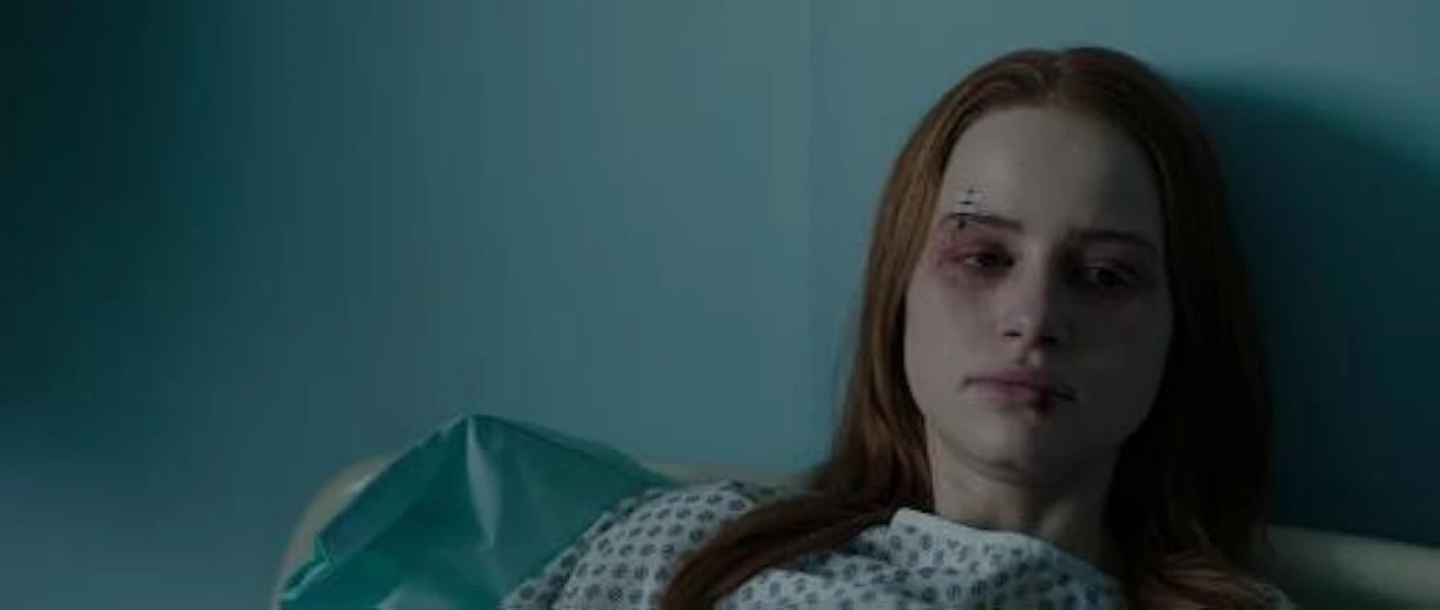 Madelaine Petsch en sightless