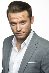 photo of person Karl Girolamo