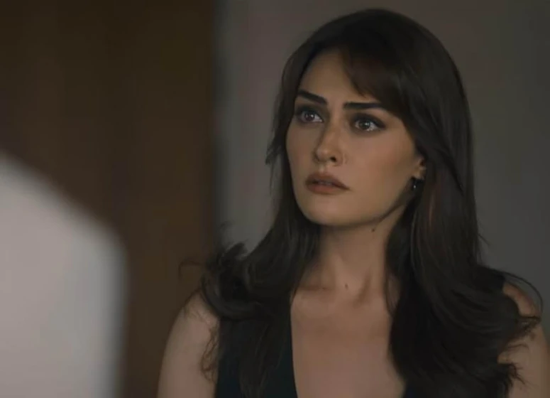 Esra Bilgiç en un-ladron-romantico