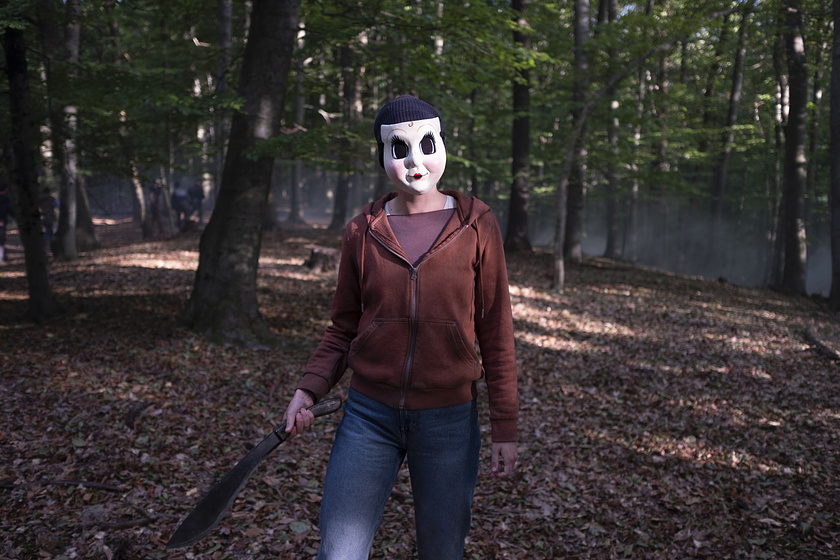 Imagen de Strangers: Capítulo 1