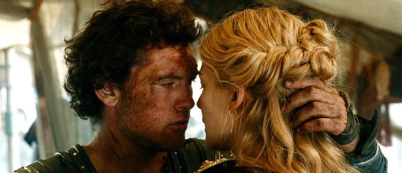Rosamund Pike y Sam Worthington en ira-de-titanes
