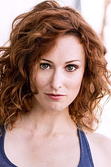 picture of actor Carrie-Lynn Neales