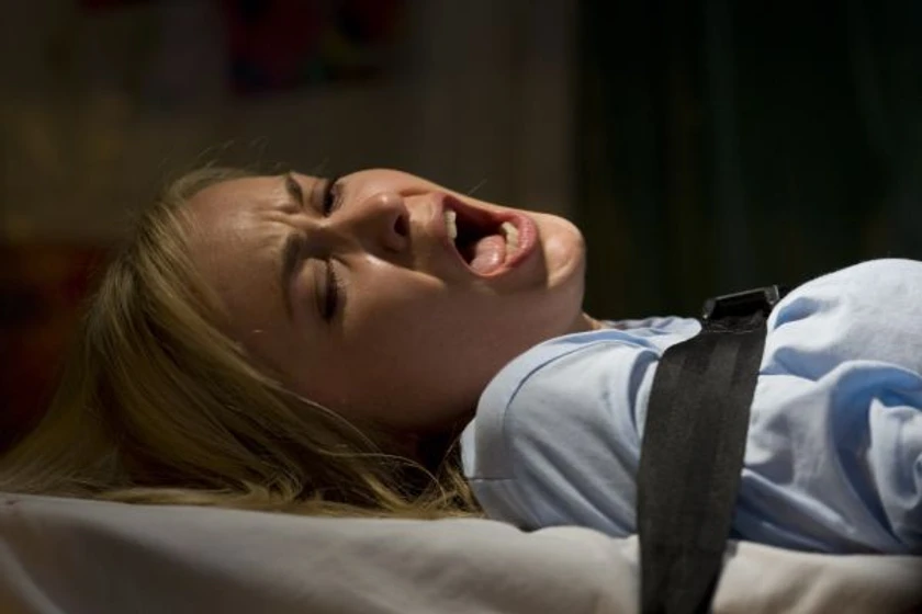 Radha Mitchell en the-crazies-2010