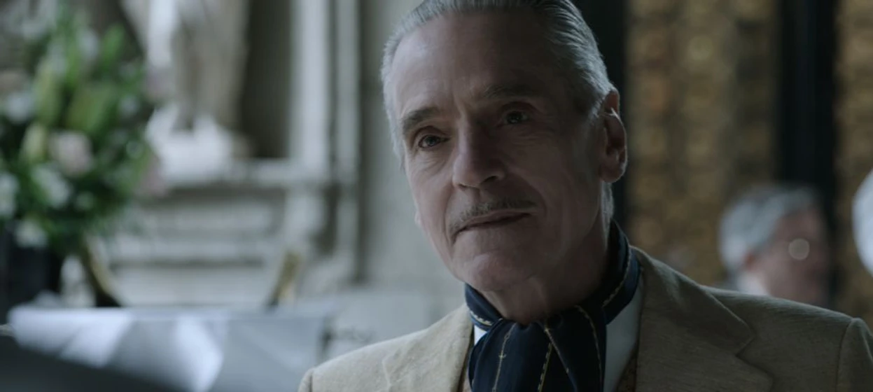 Jeremy Irons en la-casa-de-gucci