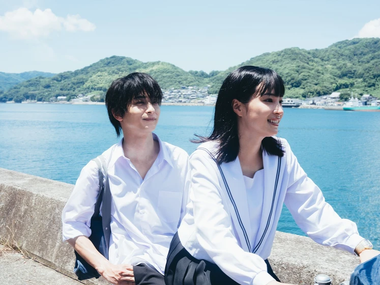Suzu Hirose y Ryûsei Yokohama en you-like-a-star