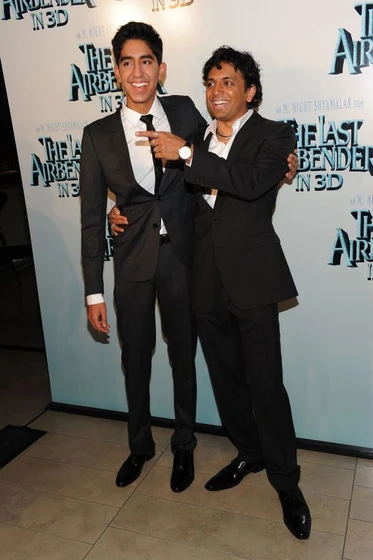 M. Night Shyamalan y Dev Patel en Airbender. El último guerrero (Premiere en New York. Julio 2010)