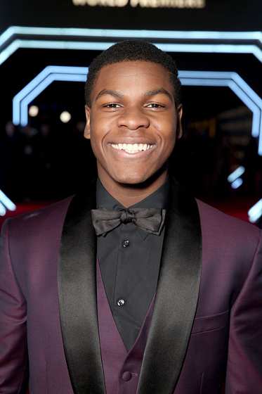 John Boyega en Star Wars: Episodio VII. El Despertar de la Fuerza (Premiere Mundial en Los Angeles. Diciembre 2015)