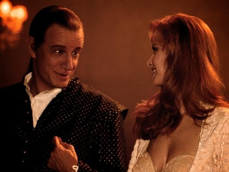 Christopher Lambert y Irena Violette en Metamorfosis