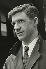 picture of actor James Maxwell