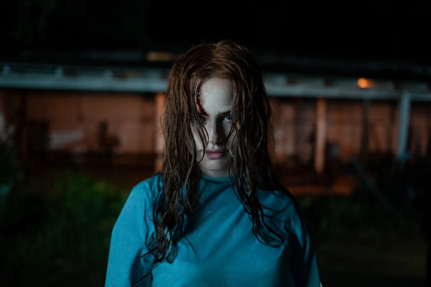 Madelaine Petsch en strangers-capitulo-2