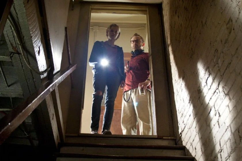 Sara Paxton y Pat Healy en los-huespedes
