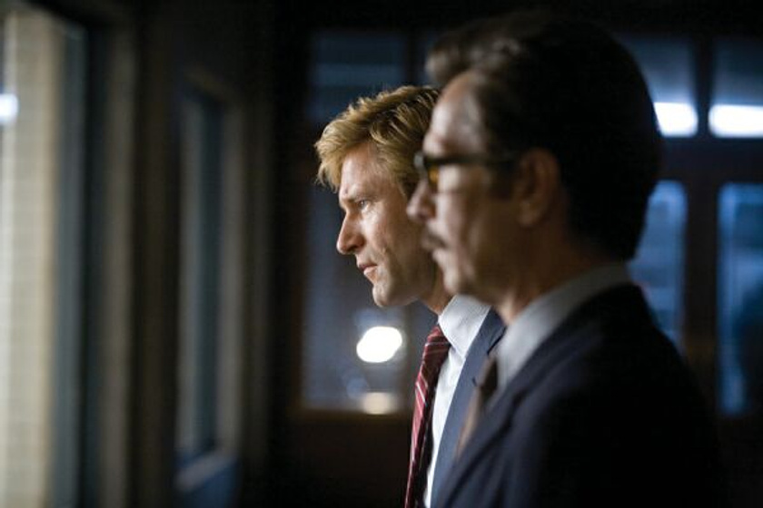 Gary Oldman y Aaron Eckhart en El Caballero Oscuro