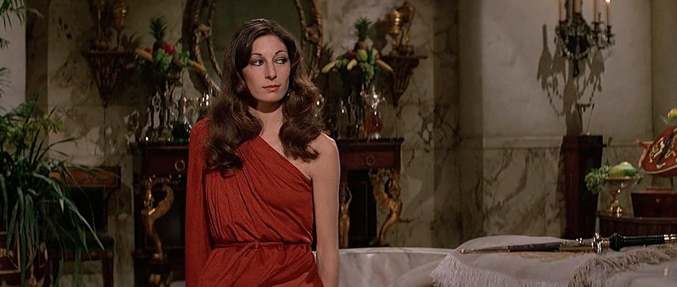 Anjelica Huston en el-corsario-escarlata