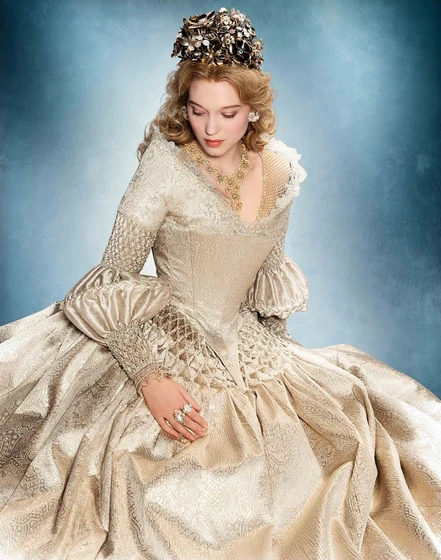 Léa Seydoux en la-bella-y-la-bestia-2014