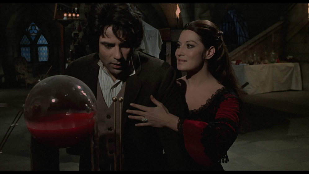 Rosalba Neri y Marino Masé en Lady Frankenstein