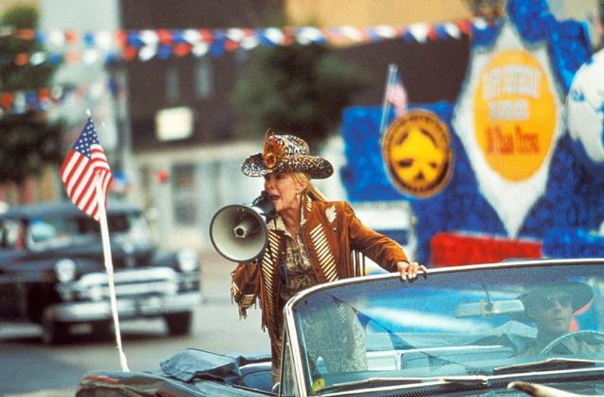Joan Van Ark en Alerta Tornado