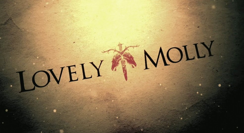 Imagen de Lovely Molly (Títulos de crédito)