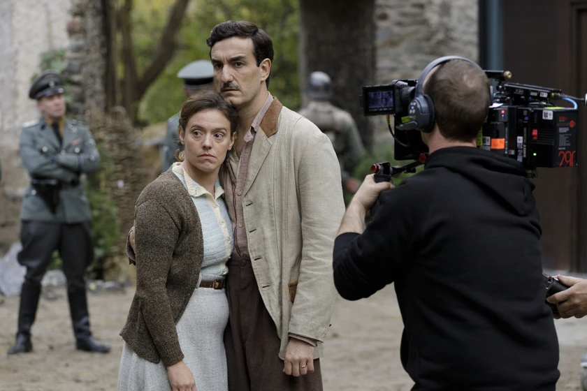 Maria Rodríguez Soto y Miki Esparbé en frontera (Rodaje)