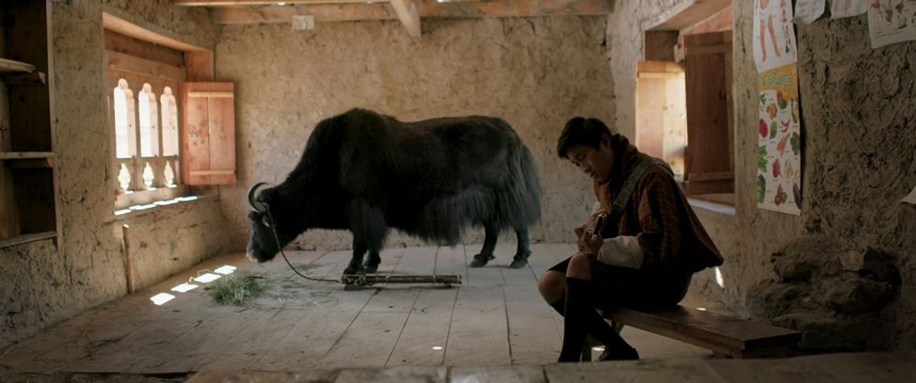 Imagen de Lunana: Un Yak en la Escuela