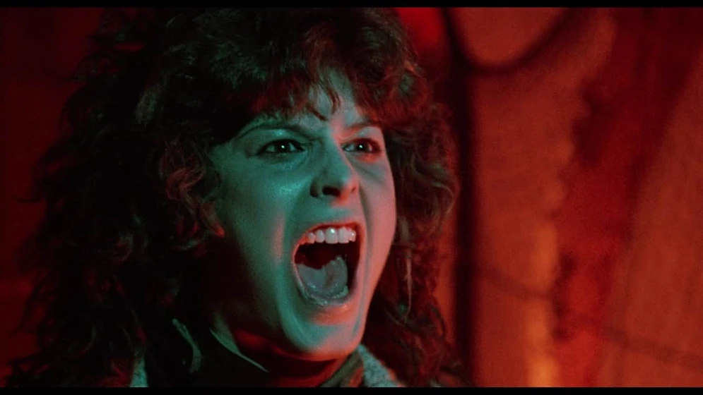Lucinda Dickey en ninja-iii-la-dominacion