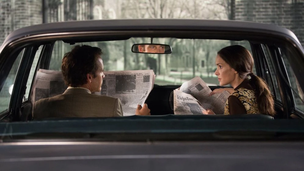 Winona Ryder y Peter Sarsgaard en experimenter