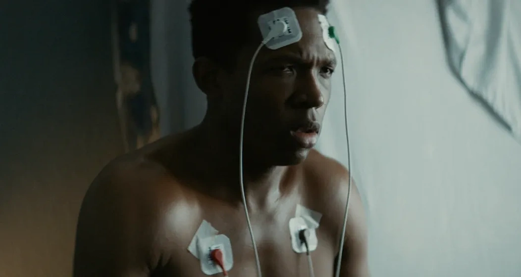 Denzel Whitaker en Alieu the Dreamer