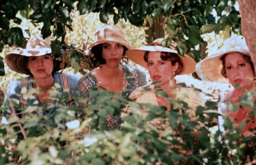 Maribel Verdú, Ariadna Gil y Miriam Díaz-Aroca en belle-epoque