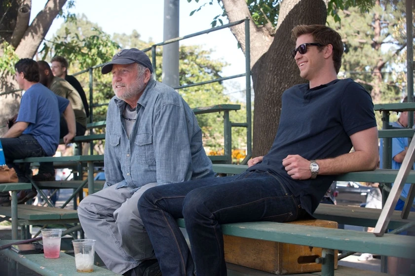 Richard Dreyfuss y Liam Hemsworth en el-poder-del-dinero