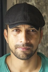Foto de Deepak Dobriyal